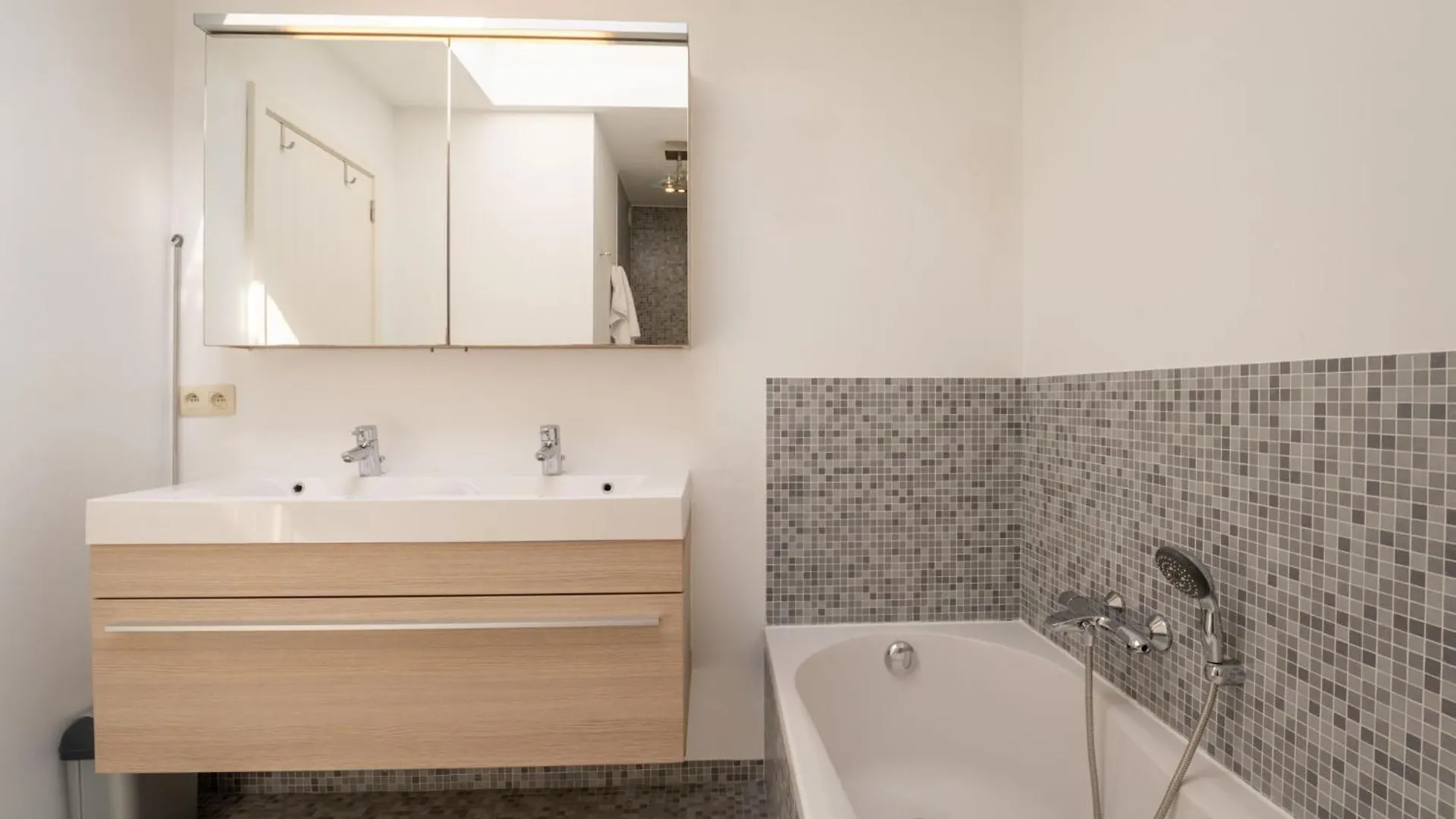 Apartment Residentie Albatros By Interhome Bredene